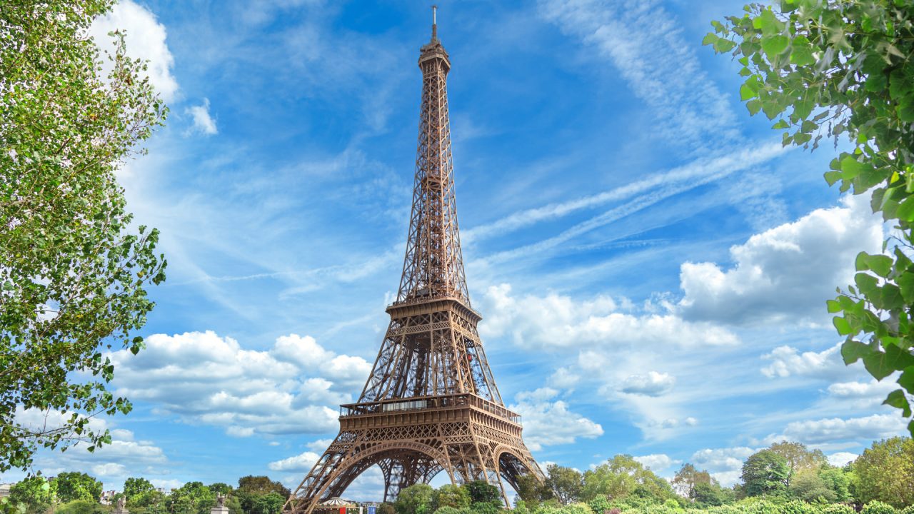 découvrez notre guide complet sur le contrat d'assurance habitation pour comprendre ses garanties, choisir la meilleure couverture et protéger efficacement votre logement.